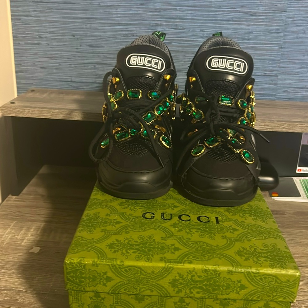 Gucci flashtrek trainers